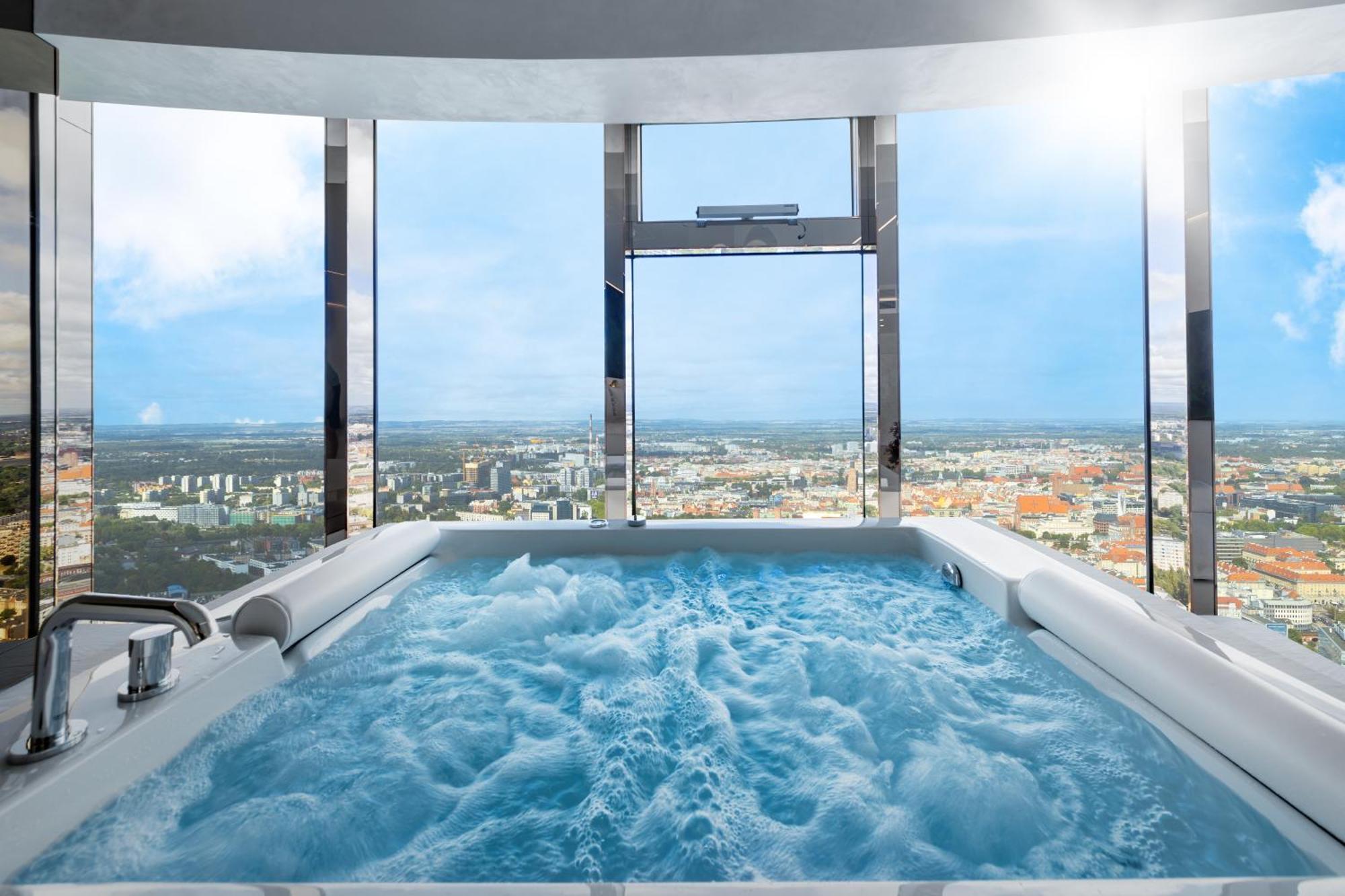 Apartamenty Sky Tower Z Jakuzzi Przy Oknie By Bqqk - Wroclaw — Zdjęcia 3